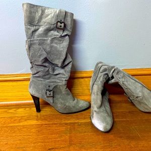 White mountain heel boots! Size :7